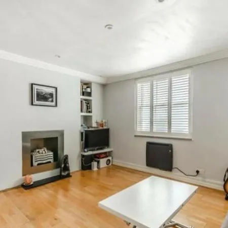 Gorgeous Sunny Chelsea Apartment